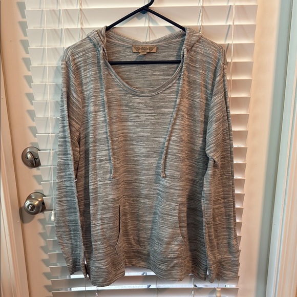 Super Light Gray LS Top XL - Picture 1 of 5
